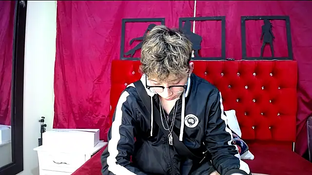  Thomas hot  online show from 02.19.25