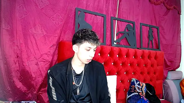 Thomas hot  online show from 03.21.25
