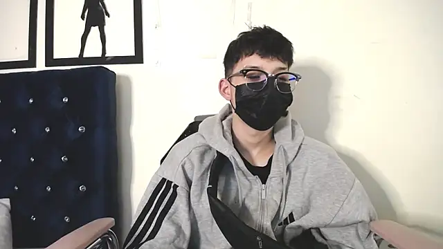 Snapshot of _Thomas_hot_ chatting on 09.30.25 Thomas hot online show from 09.30.25