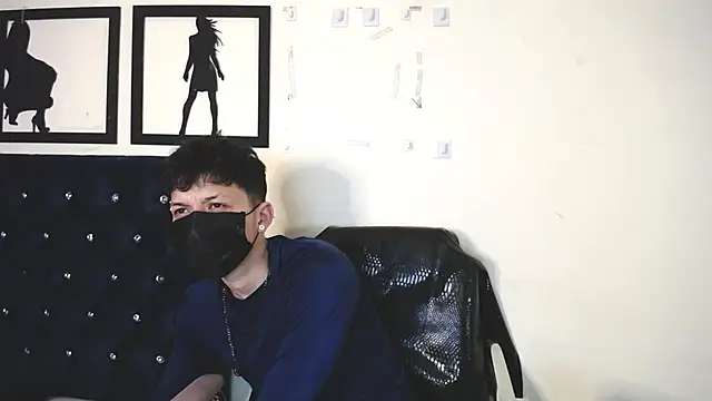 Snapshot of _Thomas_hot_ chatting on 10.04.25 Thomas hot online show from 10.04.25