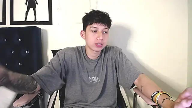 Snapshot of _Thomas_hot_ chatting on 10.21.25 Thomas hot online show from 10.21.25