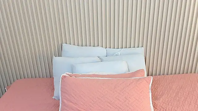 charlottebrowns  online show from 12.01.25