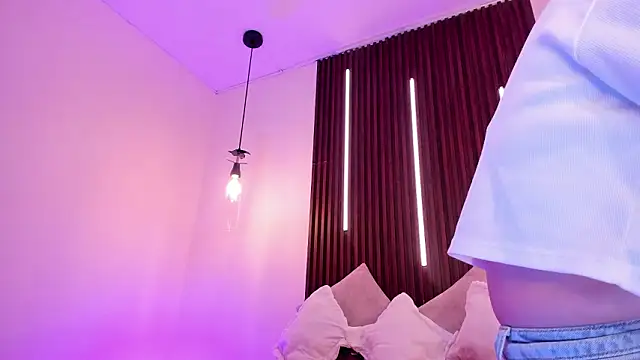 ArianaBaker online show from 03.17.26