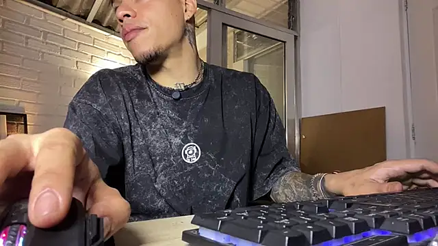 Osiiriis online show from 04.21.26