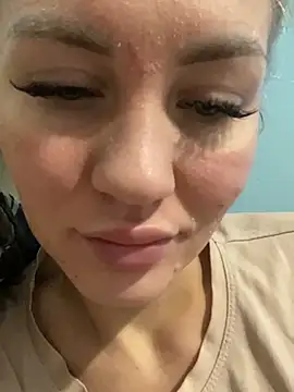 DreamGirl-777 online show from 12.17.24