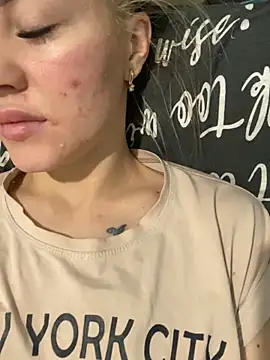 DreamGirl-777 online show from 12.18.24