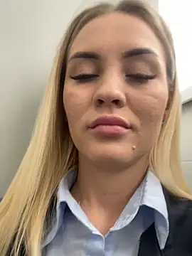 DreamGirl-777 online show from 03.18.25