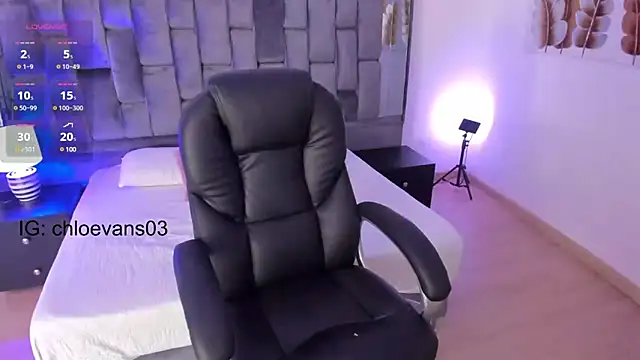 Chloe evans   online show from 03.06.25