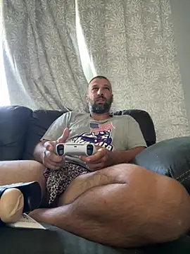 Snapshot of ryand12804 chatting on 10.06.25 ryand12804 online show from 10.06.25