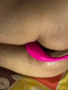 Snapshot of Bongcrush_3 chatting on 02.12.25 Bongcrush 3 online show from 02.12.25