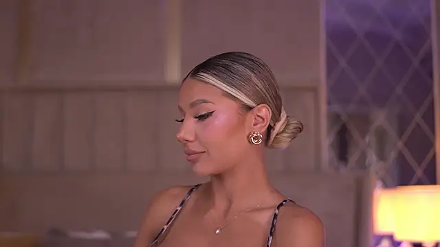 Snapshot of BlairSanders chatting on 09.24.25 BlairSanders online show from 09.24.25