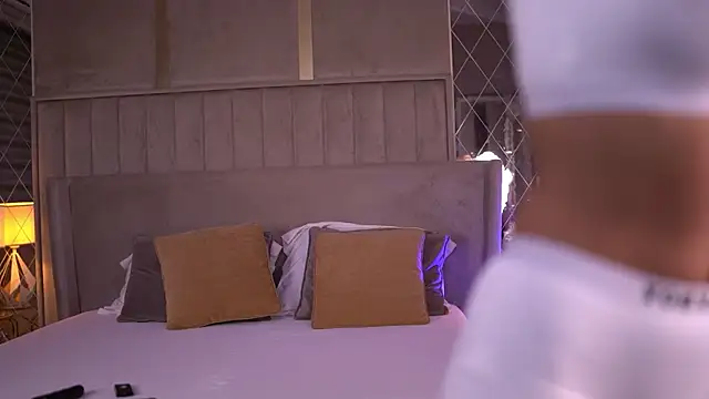 Snapshot of BlairSanders chatting on 09.25.25 BlairSanders online show from 09.25.25