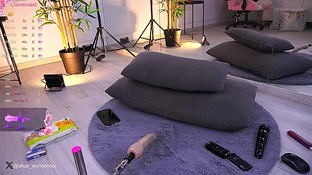 VanessaSimon online show from 01.11.25