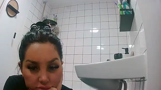 magical mia online show from 09.28.25