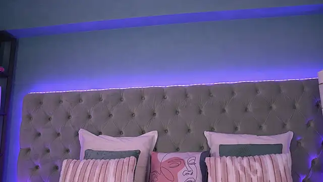 Snapshot of HaileyMadow chatting on 10.17.25 HaileyMadow online show from 10.17.25