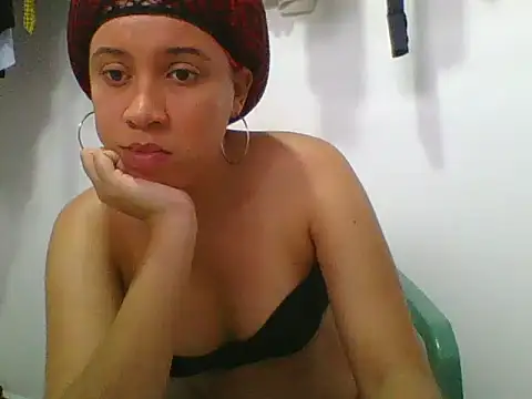 Snapshot of the_geisha_2021k chatting on 10.29.25 the geisha 2021k online show from 10.29.25