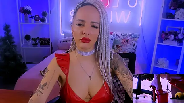 Snapshot of MonicaMaxwel chatting on 01.14.25 MonicaMaxwel online show from 01.14.25