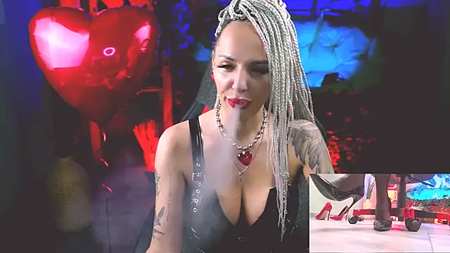 Snapshot of MonicaMaxwel chatting on 02.15.25 MonicaMaxwel online show from 02.15.25