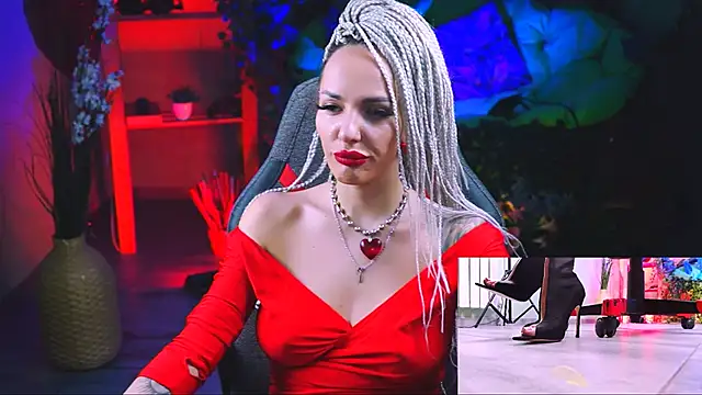 Snapshot of MonicaMaxwel chatting on 02.19.25 MonicaMaxwel online show from 02.19.25