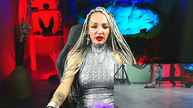 Snapshot of MonicaMaxwel chatting on 02.20.25 MonicaMaxwel online show from 02.20.25
