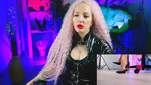 Snapshot of MonicaMaxwel chatting on 03.22.25 MonicaMaxwel online show from 03.22.25