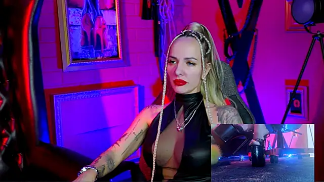 MonicaMaxwel online show from 02.26.26