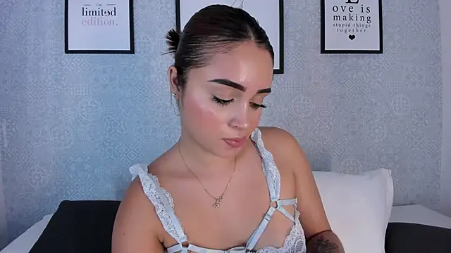 sophia 98 online show from 02.17.25