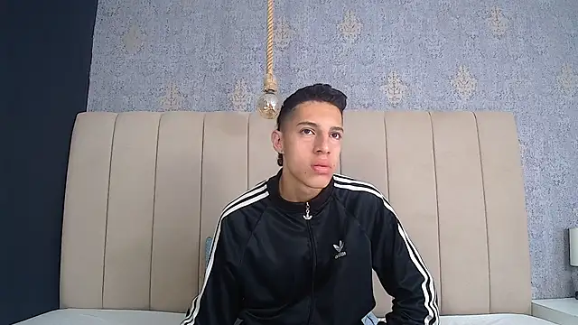 Snapshot of thiago19s chatting on 12.06.24 thiago19s online show from 12.06.24