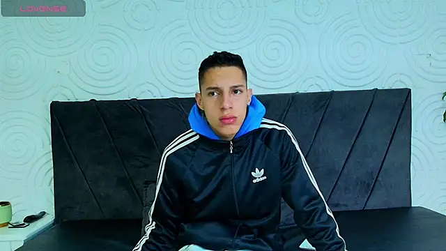 Snapshot of thiago19s chatting on 01.24.25 thiago19s online show from 01.24.25