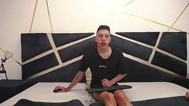 Snapshot of thiago19s chatting on 02.08.25 thiago19s online show from 02.08.25