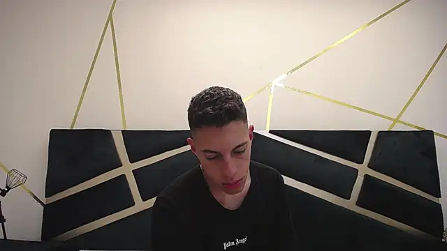 Snapshot of thiago19s chatting on 02.08.25 thiago19s online show from 02.08.25