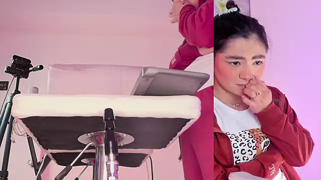 Snapshot of Angelst__ chatting on 10.12.25 Angelst online show from 10.12.25