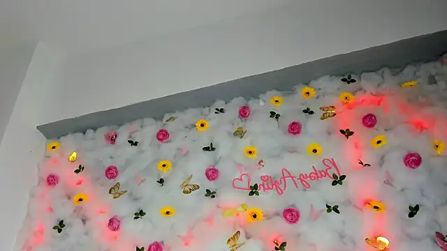 Snapshot of BabyAylin chatting on 02.11.25 BabyAylin online show from 02.11.25