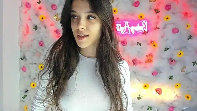 Snapshot of BabyAylin chatting on 02.13.25 BabyAylin online show from 02.13.25