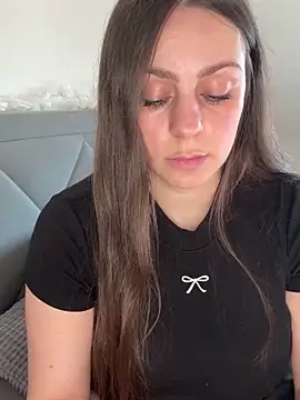 Loella-Rose online show from 12.21.25