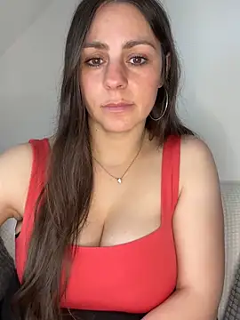 Snapshot of Loella-Rose chatting on 05.18.26 Loella-Rose online show from 05.18.26
