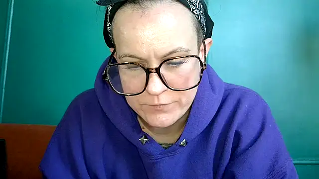 Snapshot of quinnmariexo chatting on 10.21.25 quinnmariexo online show from 10.21.25
