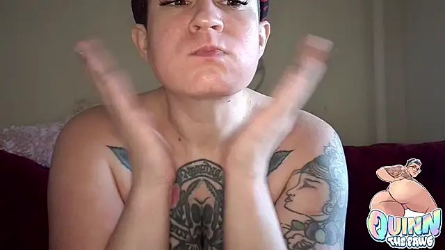 quinnmariexo online show from 11.24.25