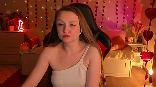 desperatehousewife   online show from 02.13.25