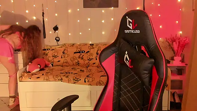 desperatehousewife   online show from 10.04.25