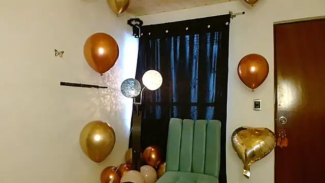 Snapshot of ella_peck chatting on 09.19.25 ella peck online show from 09.19.25