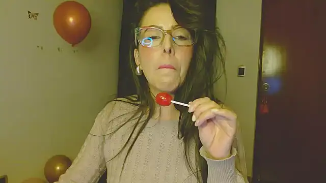 Snapshot of ella_peck chatting on 10.02.25 ella peck online show from 10.02.25