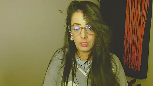 Snapshot of ella_peck chatting on 10.30.25 ella peck online show from 10.30.25