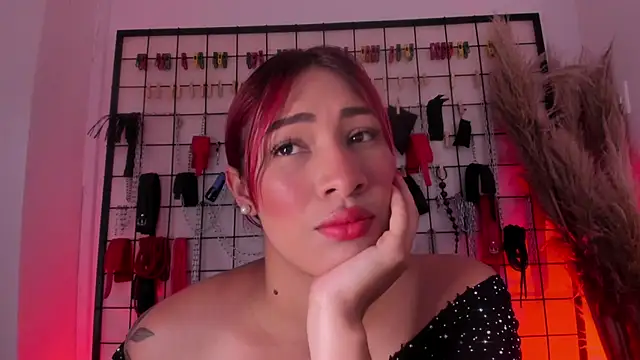 charrlotte quinn online show from 10.05.25