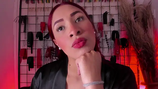 charrlotte quinn online show from 10.12.25