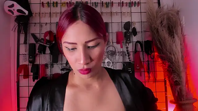 charrlotte quinn online show from 11.21.25