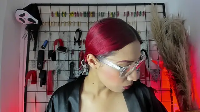 charrlotte quinn online show from 11.28.25