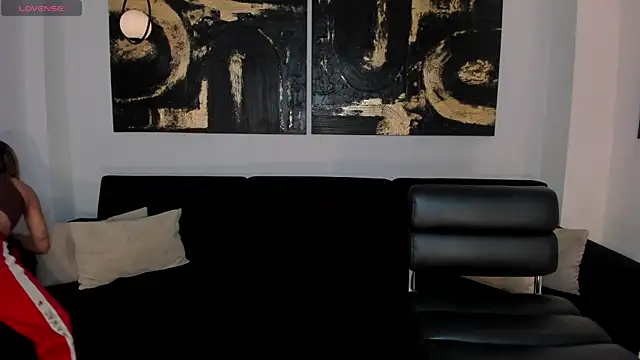 MollySundersX online show from 10.04.25