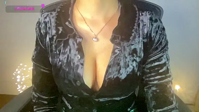 Tashaa online show from 02.27.25