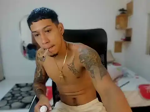 Snapshot of slim_master12 chatting on 09.16.25 slim master12 online show from 09.16.25